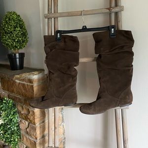 Steve Madden Brown Suede Boots